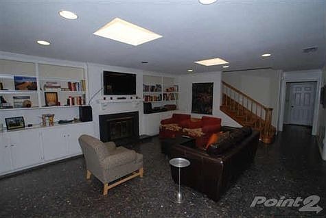 3rd image of 4620 Lafayette Ave