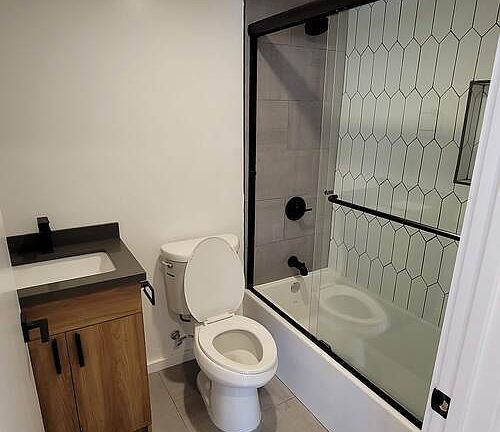 5th image of 6032 Craner Ave #6032