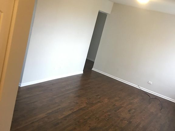 2nd image of 4614 S Lake Park Ave APT 1E
