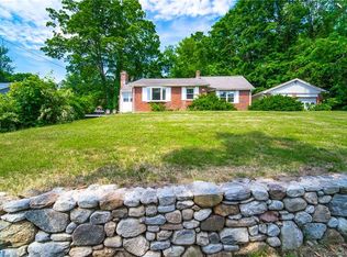 11 Lake Shore Dr, Middlefield, CT 06455