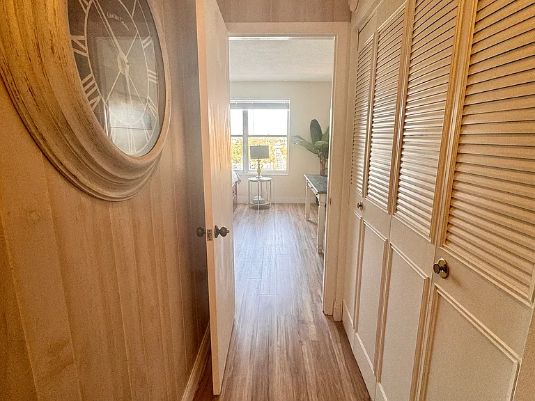 5220 Brittany Dr S #607 — Photo 16