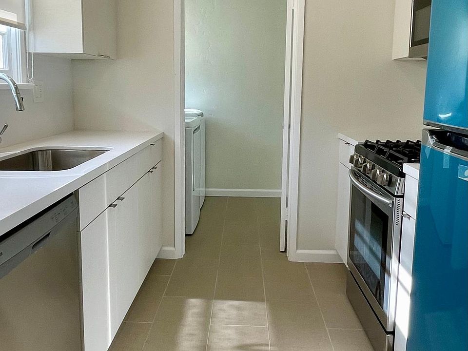 1st image of 810 20th St APT 10
