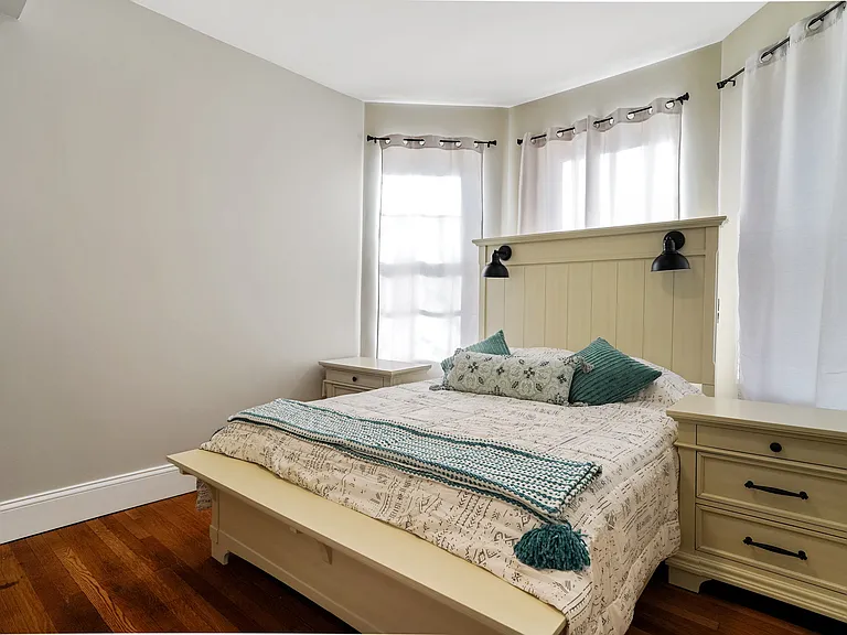 179 Babcock St — Photo 5