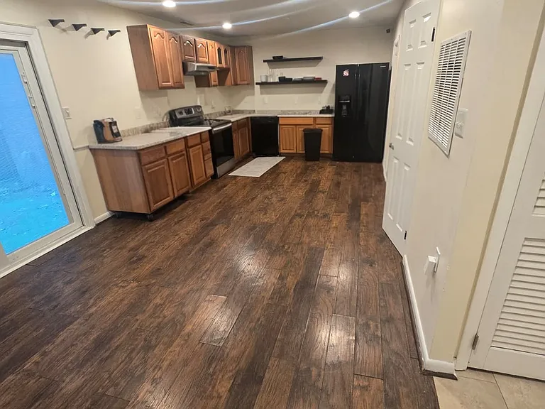 1072 Level Green Blvd — Photo 8