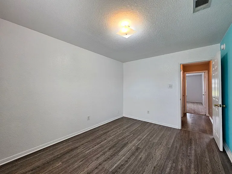 4609 Telluride Dr — Photo 18