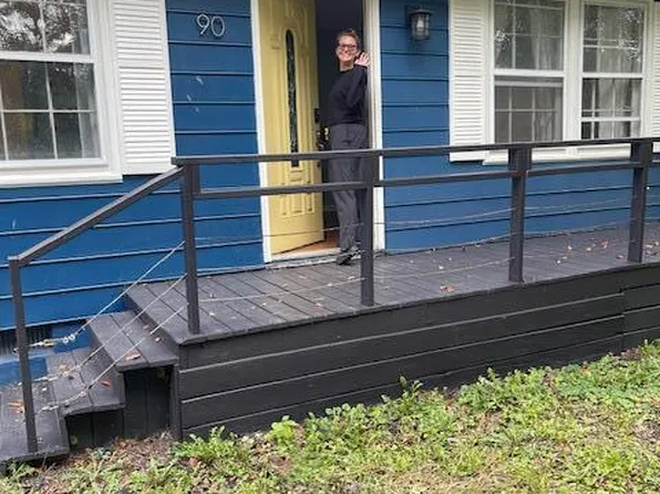 90 Park Street Cir, Hinton, WV 25951