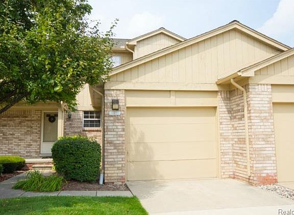 4th image of 16977 Cristina Ct
