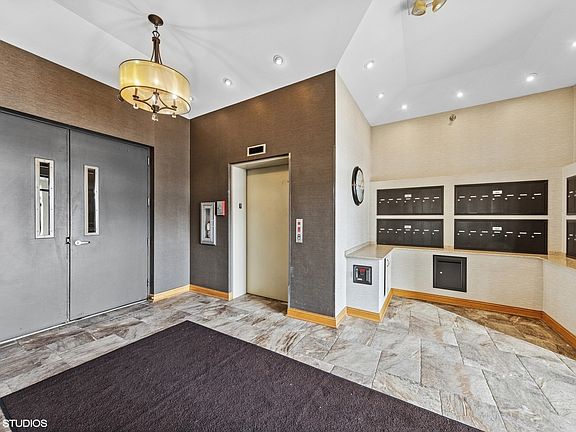 3rd image of 14 S Ashland Ave APT 209