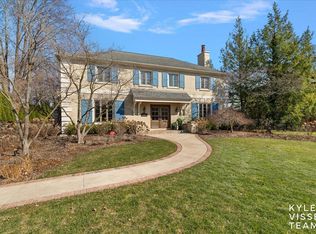 700 Cambridge Blvd SE, East Grand Rapids, MI 49506