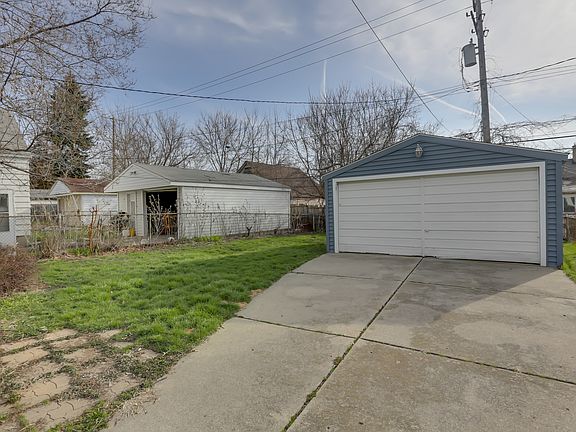 3rd image of 23048 Battelle Ave