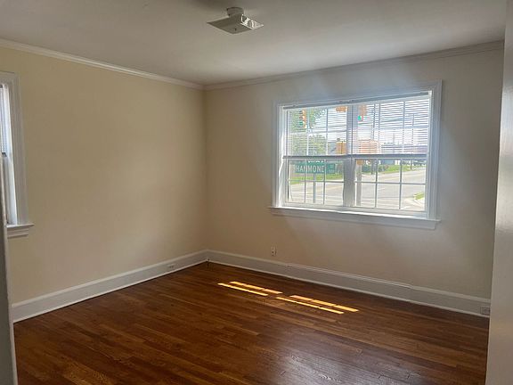 3rd image of 500 Hammond St APT B