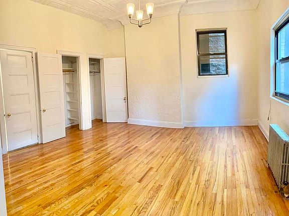 4th image of 374 7th St APT 4
