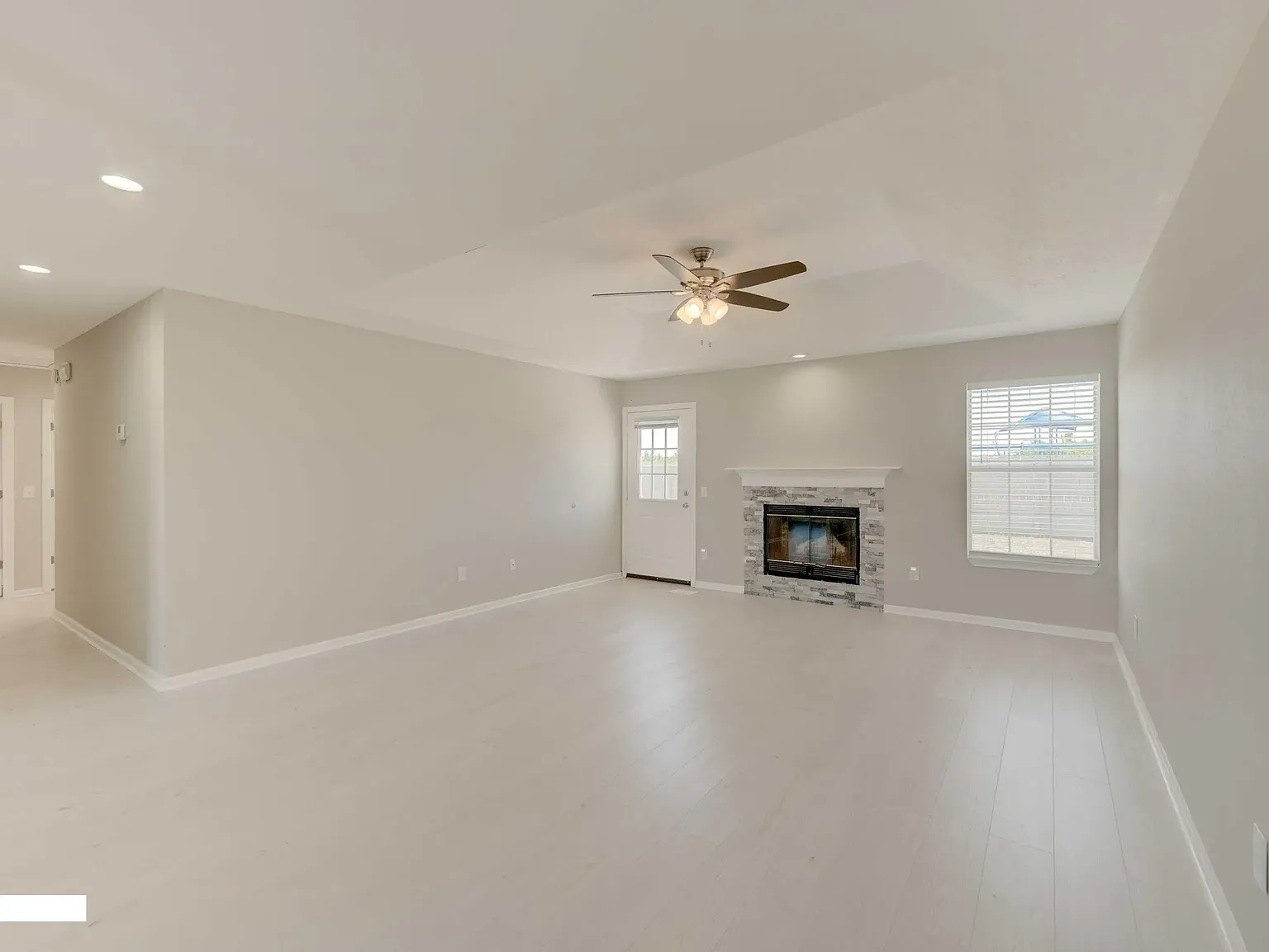 5 bed, 1800 sqft, $2,300 — Photo 3