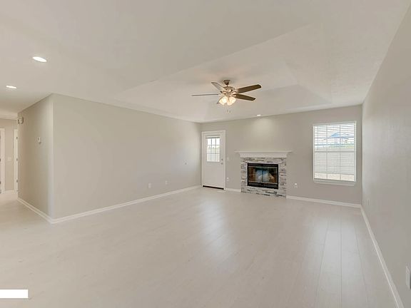 3rd image of 102 Byrd Dr