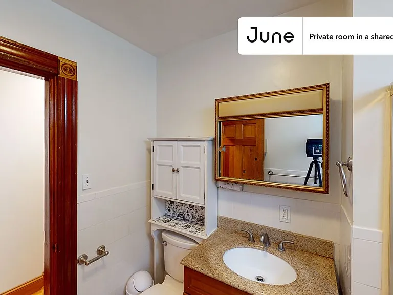 105 Walnut St #C — Photo 7