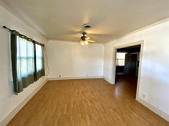 3rd image of 1309 E Broadway Ave