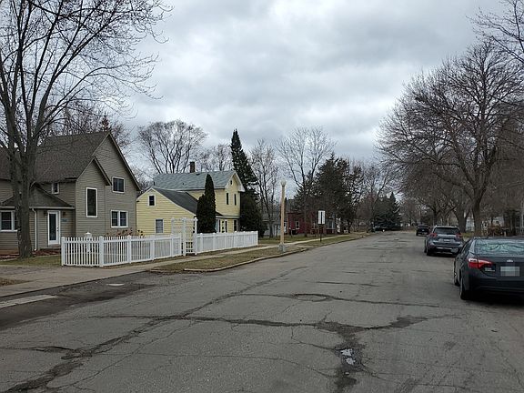 4th image of 537 Van Buren St