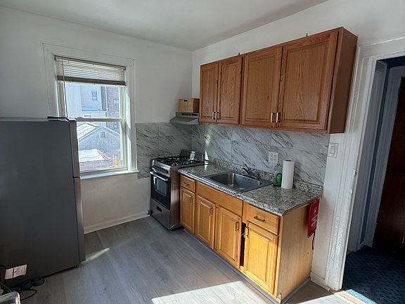 2nd image of 4137 Boyd Ave Floor 2