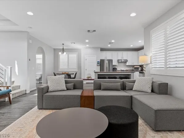 9008 Misty Leaf Ave, Las Vegas, NV 89148