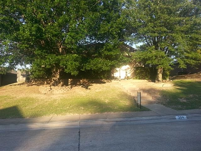 1st image of 204 Idle Creek Ln