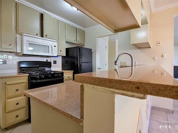 4th image of 3421 Woodside Dr