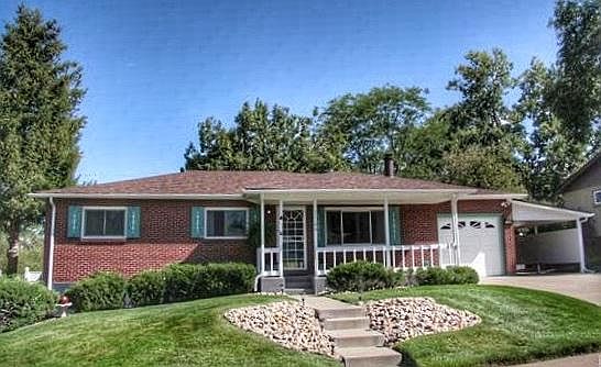 Lovely home in well kept Green Mountain neighborhood.