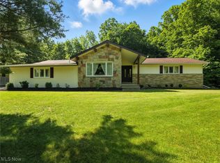 35900 Jennie Ln, Willoughby, OH 44094