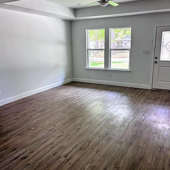 714 Cedarcrest Dr — Photo 4