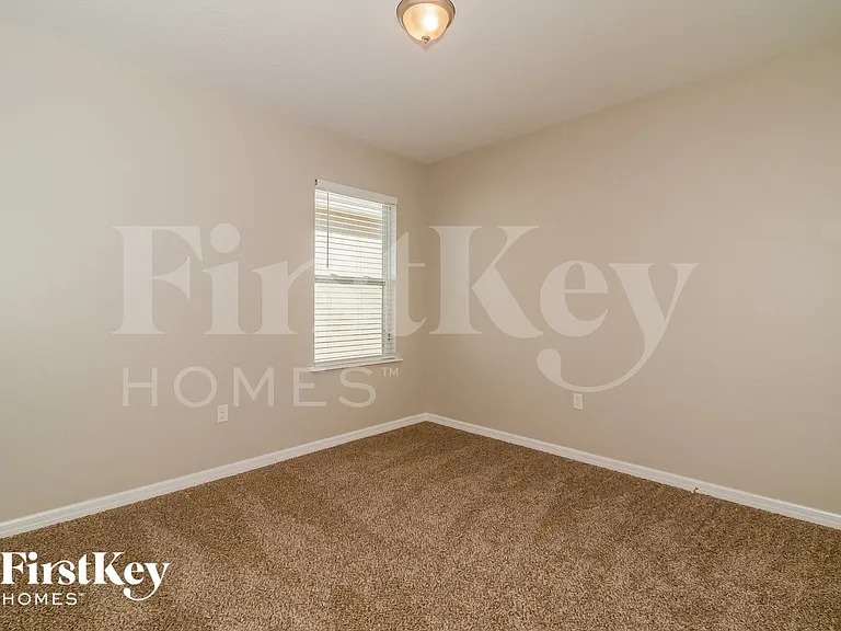 842 Freedom Blvd — Photo 10