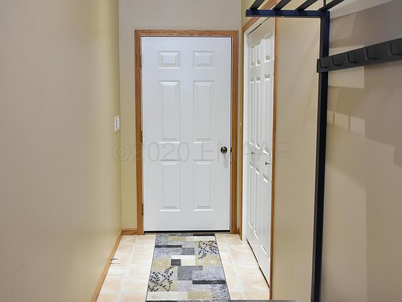 5th image of 1572 19th Ave E