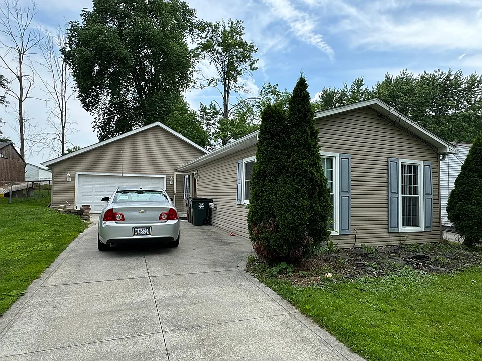 1071 Orchard Ave