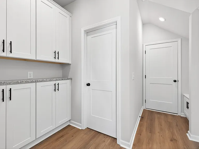 548 Madison St — Photo 20