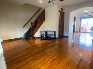 20-07 20th St #1F, Astoria, NY 11105