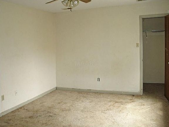 5th image of 2286 Hometown Dr