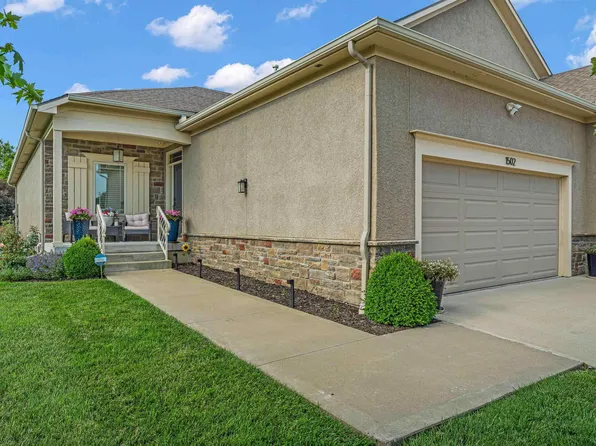 2250 Lake Pointe Dr #1502, Lawrence, KS 66049
