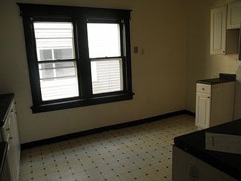 Building Photo 3