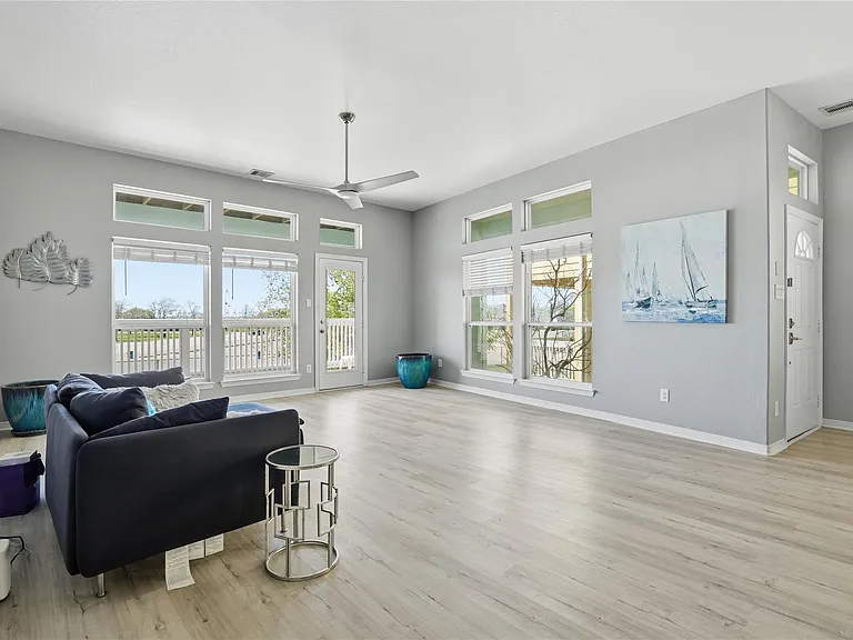 709 N Bayshore Dr — Photo 7