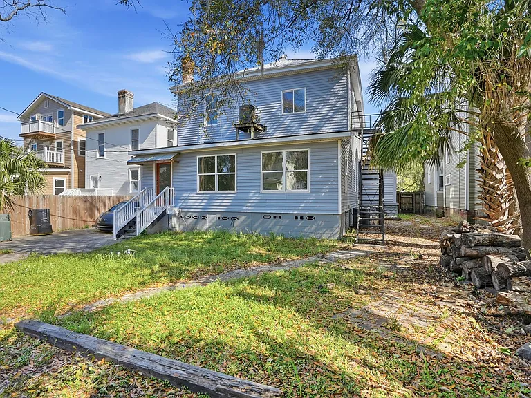 809 E Henry St — Photo 41