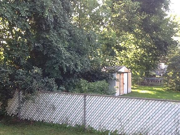 4th image of 21 Austin Ave