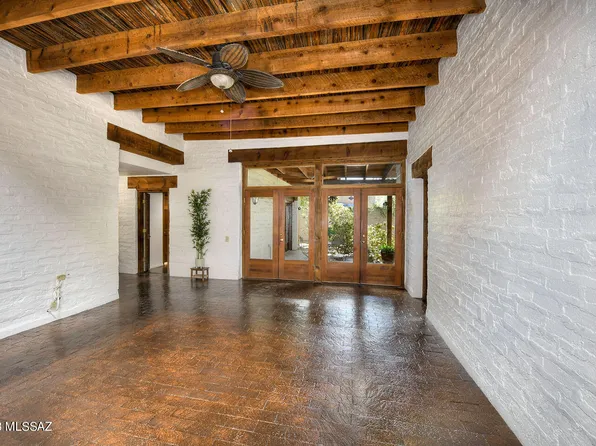 5074 E Fort Lowell Rd, Tucson, AZ 85712