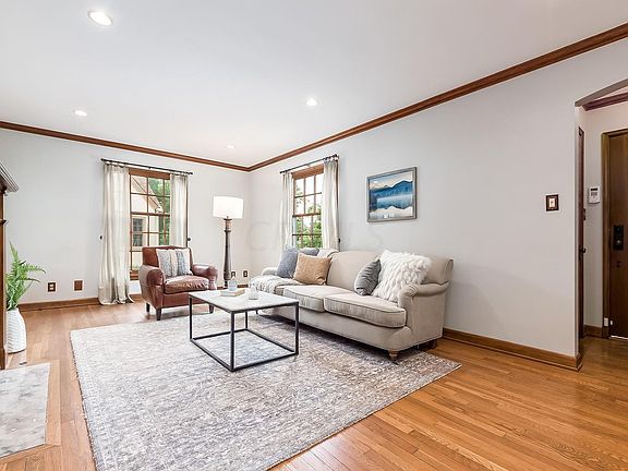 5th image of 1055 Virginia Ave