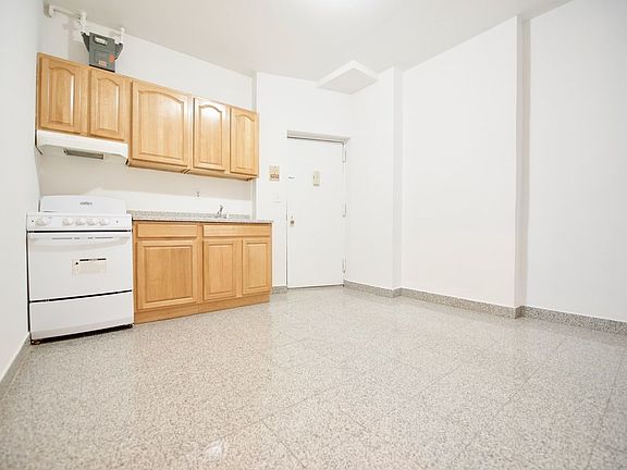 3rd image of 179 Mulberry St #11F