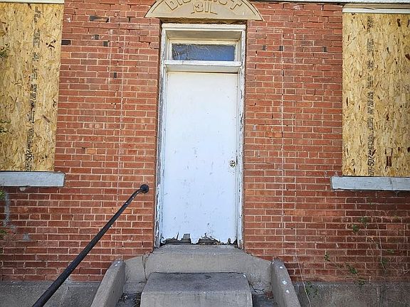 4th image of 26112 Nicholson Rd