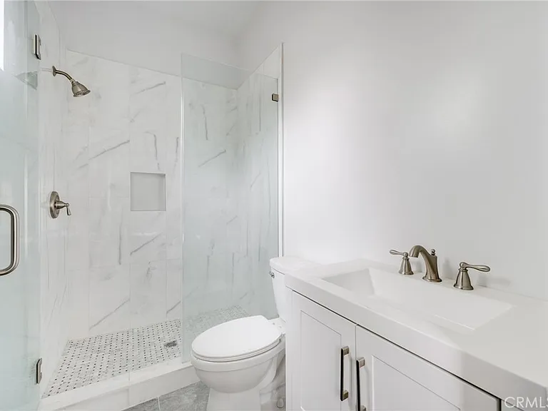 8806 Enfield Ave — Photo 13