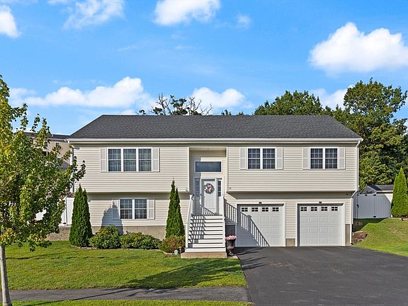 4th image of 16 Vieira Dr