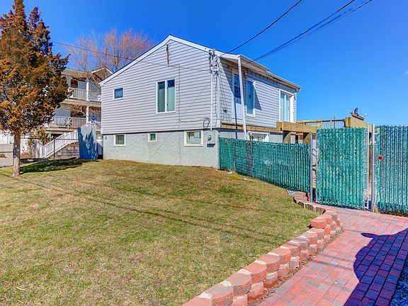 2nd image of 5 Lincoln Dr
