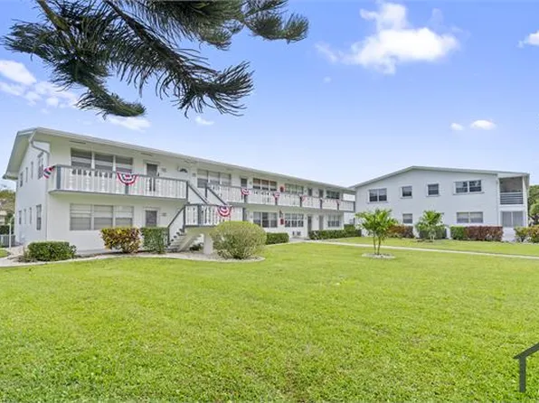281 Camden L #L, West Palm Beach, FL 33417