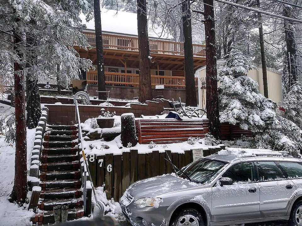 2nd image of 876 Sierra Vista Dr