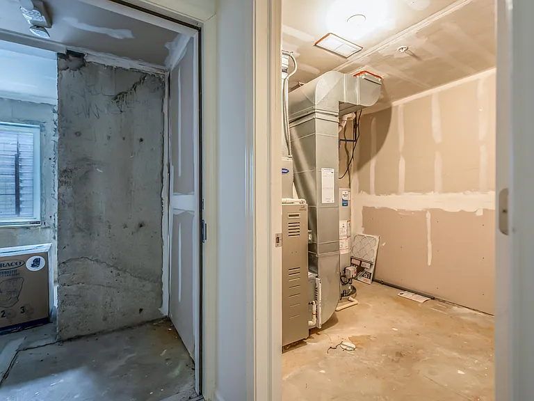 120 W Oakbrook Dr — Photo 27
