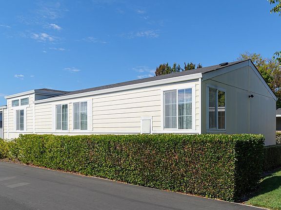 3rd image of 126 Candlewood Drive